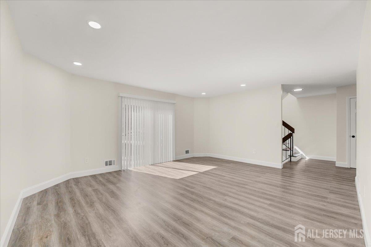 17 Emerald Lane