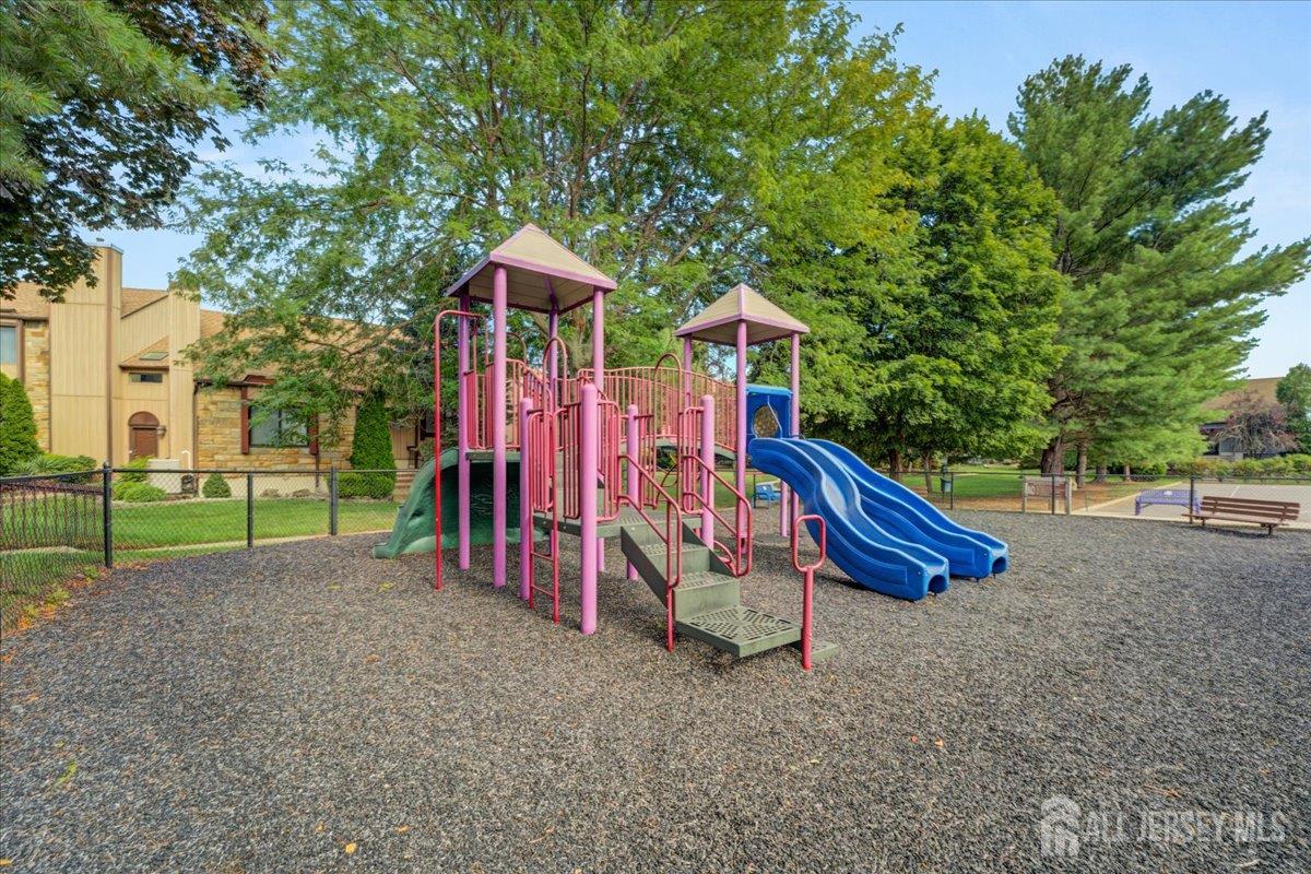 17 Emerald Lane