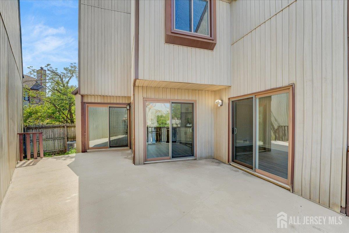 17 Emerald Lane