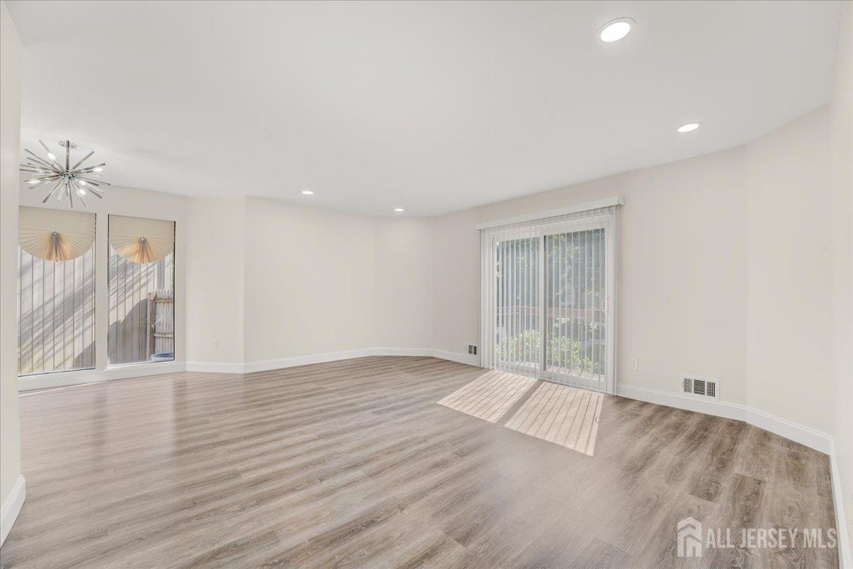 17 Emerald Lane