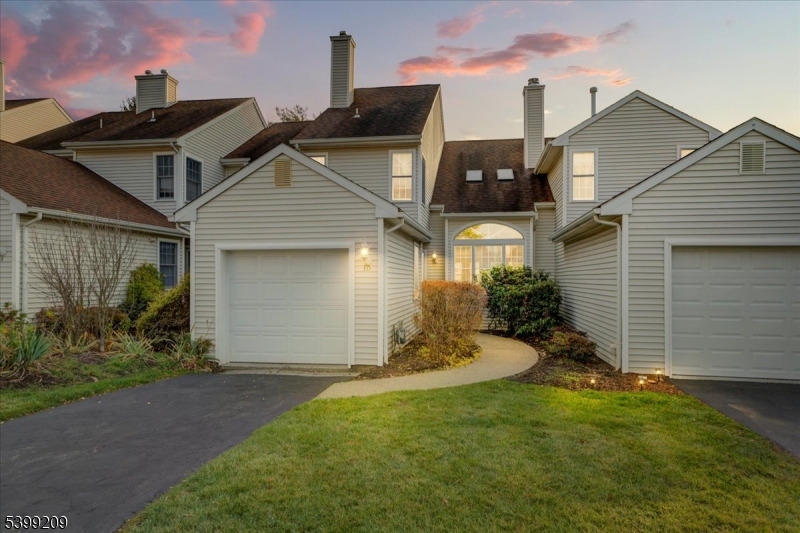 10 Kerri Ln