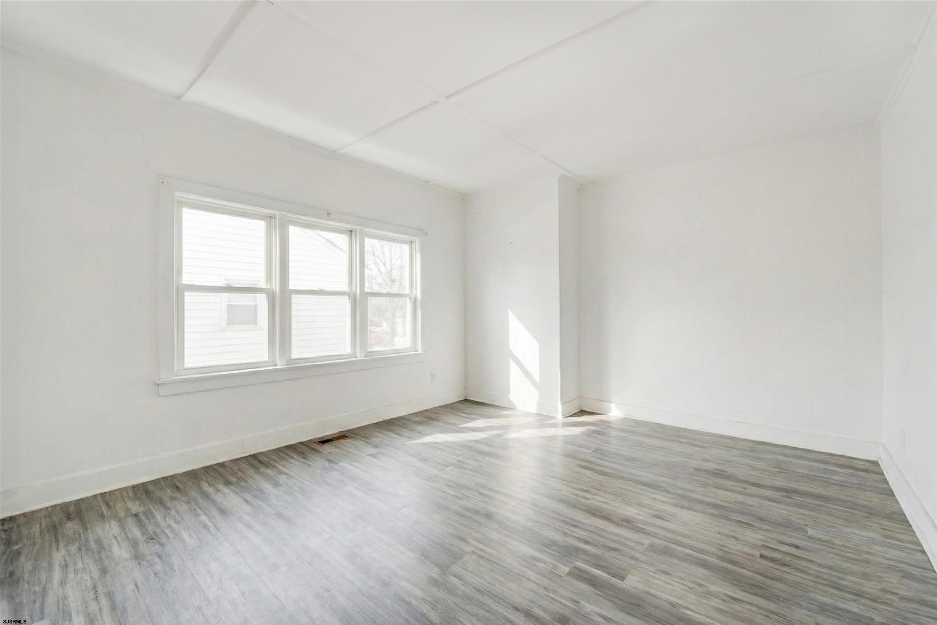 414 W Washington Ave Ave