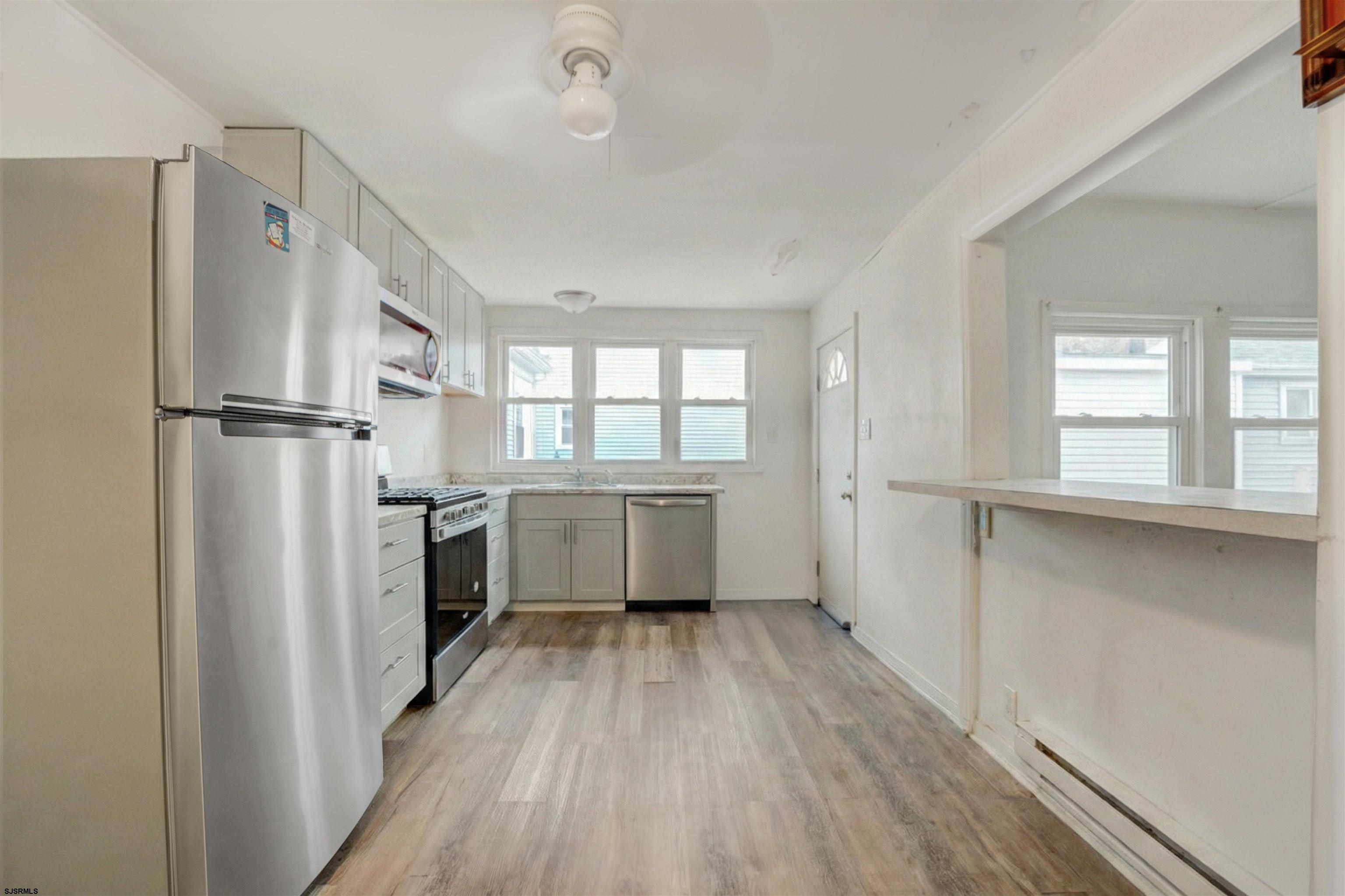 414 W Washington Ave Ave