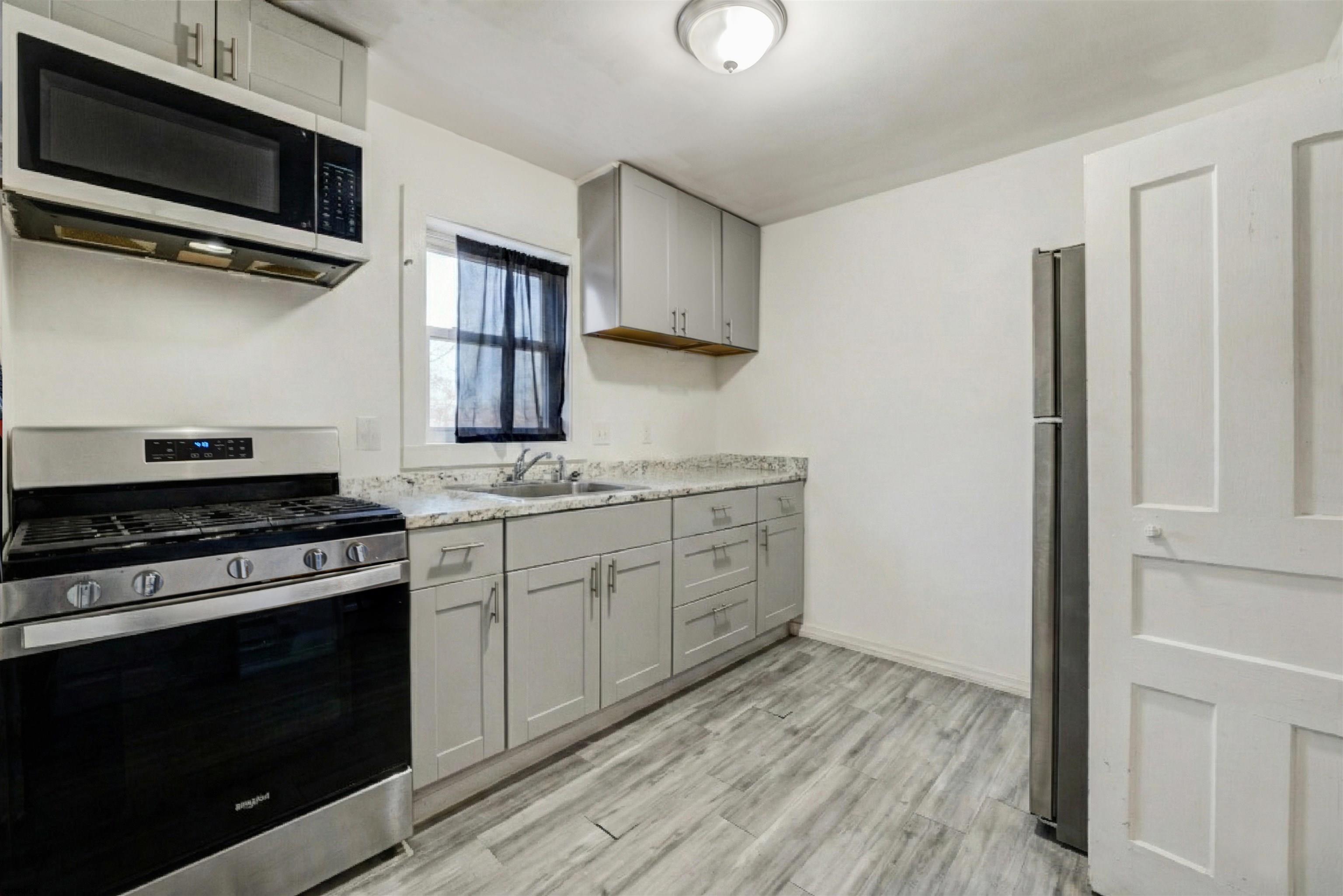 414 W Washington Ave Ave