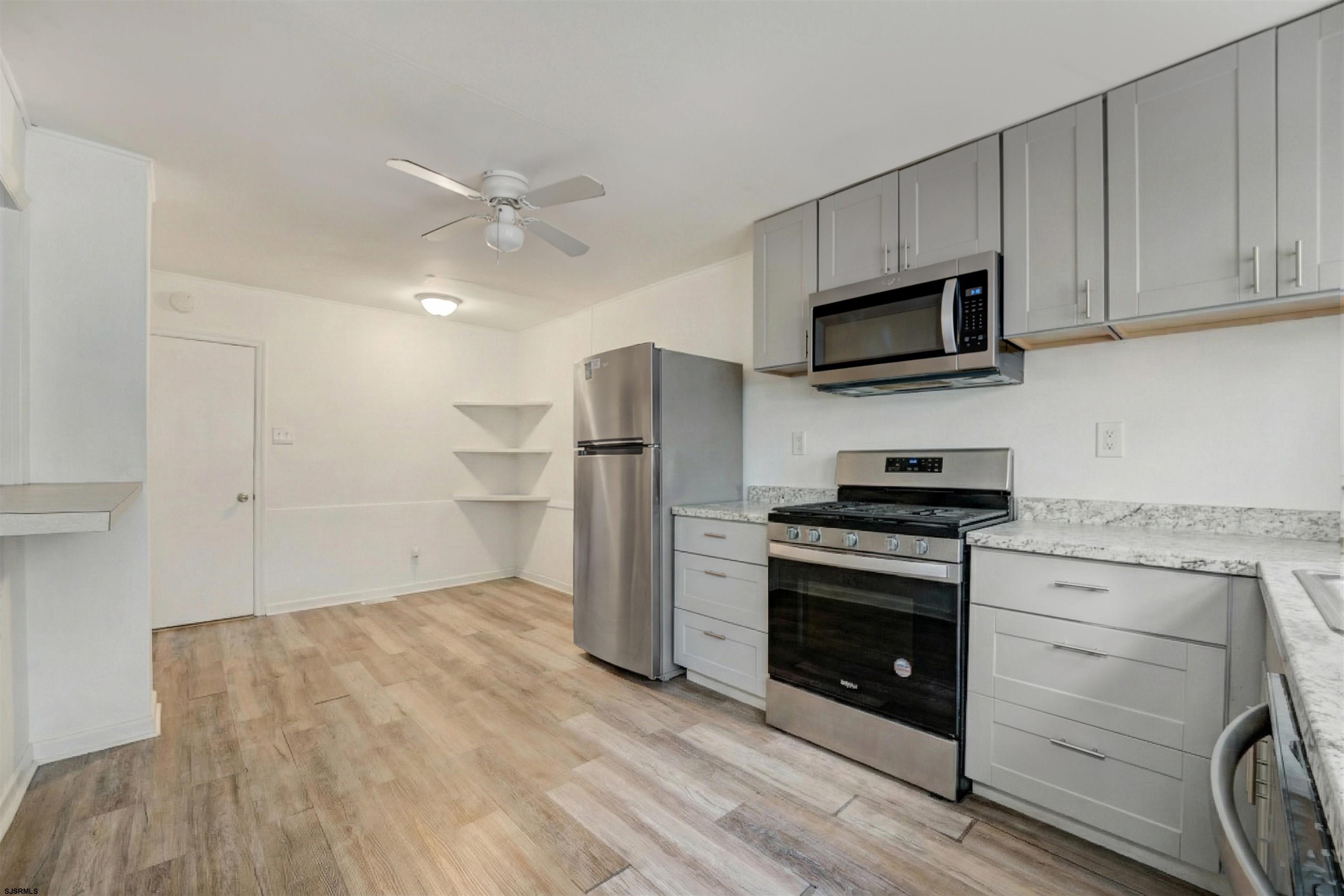 414 W Washington Ave Ave