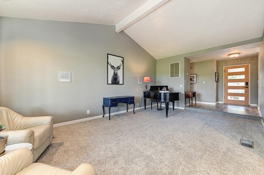 14792 Guadalupe Dr