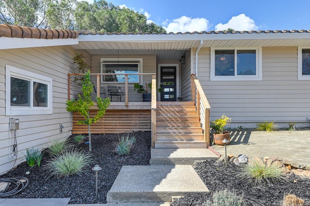 14792 Guadalupe Dr