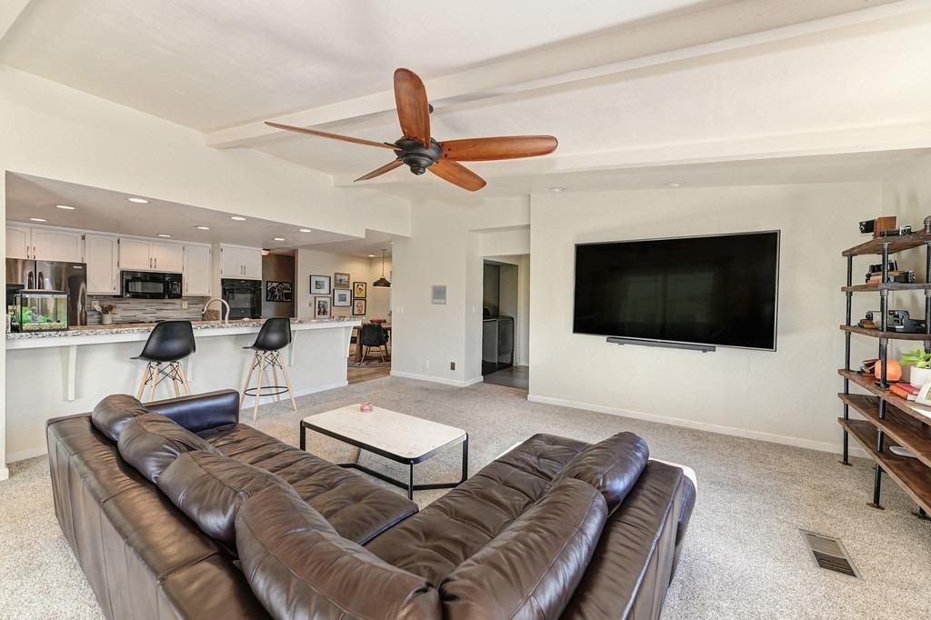 14792 Guadalupe Dr