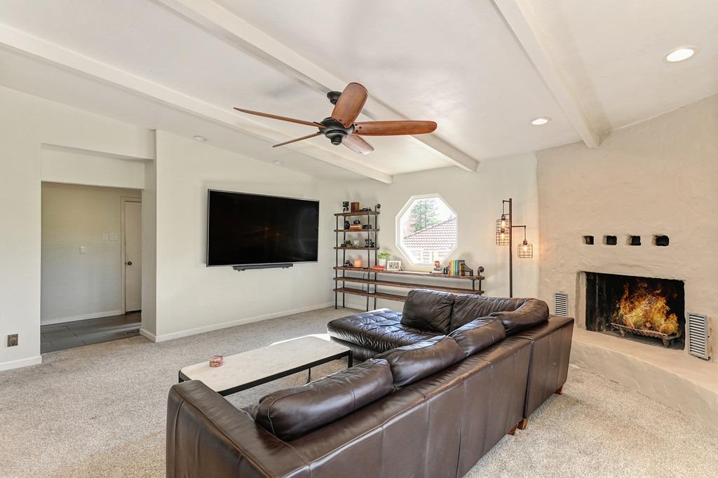 14792 Guadalupe Dr