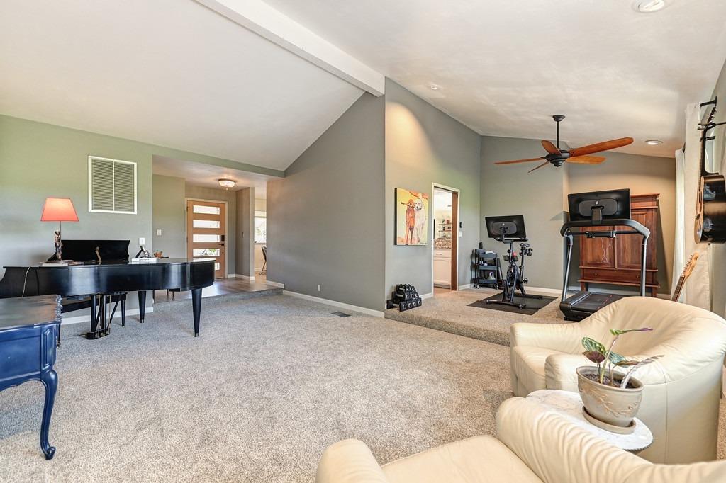 14792 Guadalupe Dr