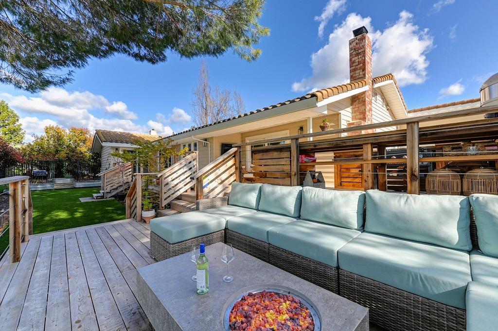 14792 Guadalupe Dr