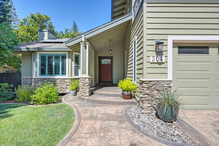 204 Oak Canyon Way