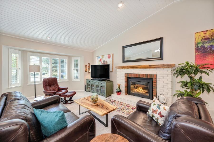 204 Oak Canyon Way