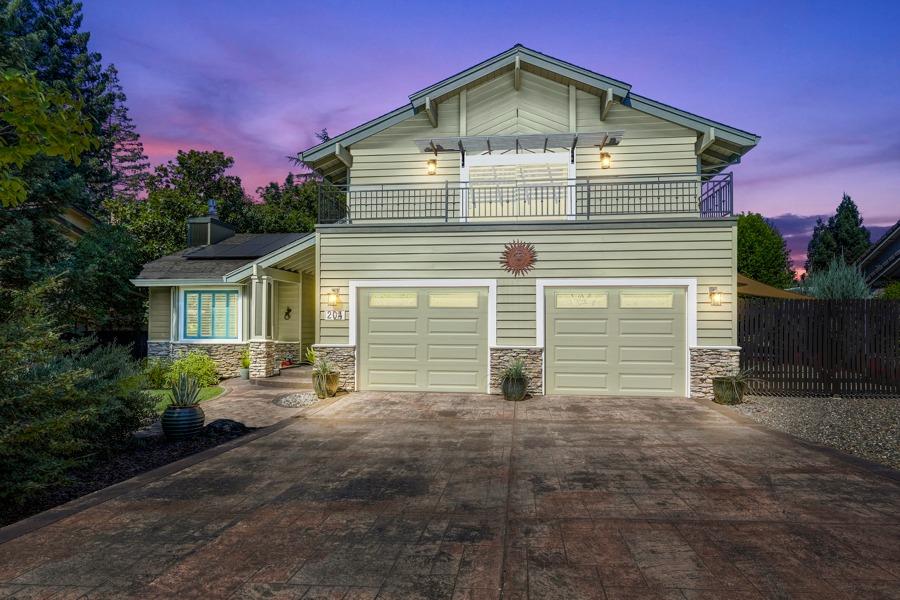 204 Oak Canyon Way