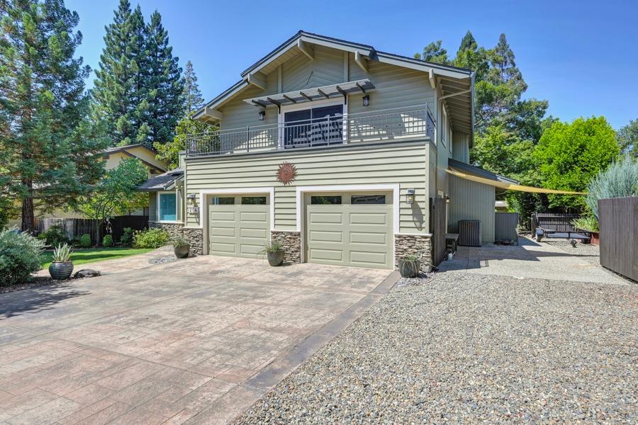 204 Oak Canyon Way