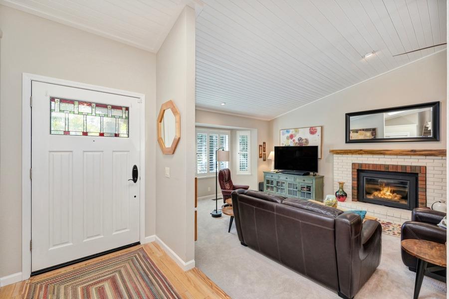 204 Oak Canyon Way