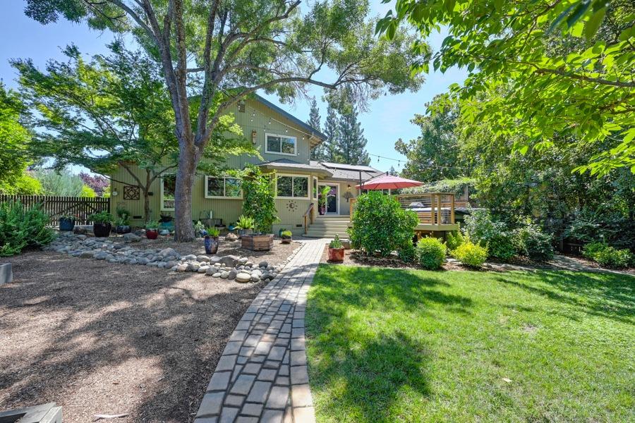 204 Oak Canyon Way