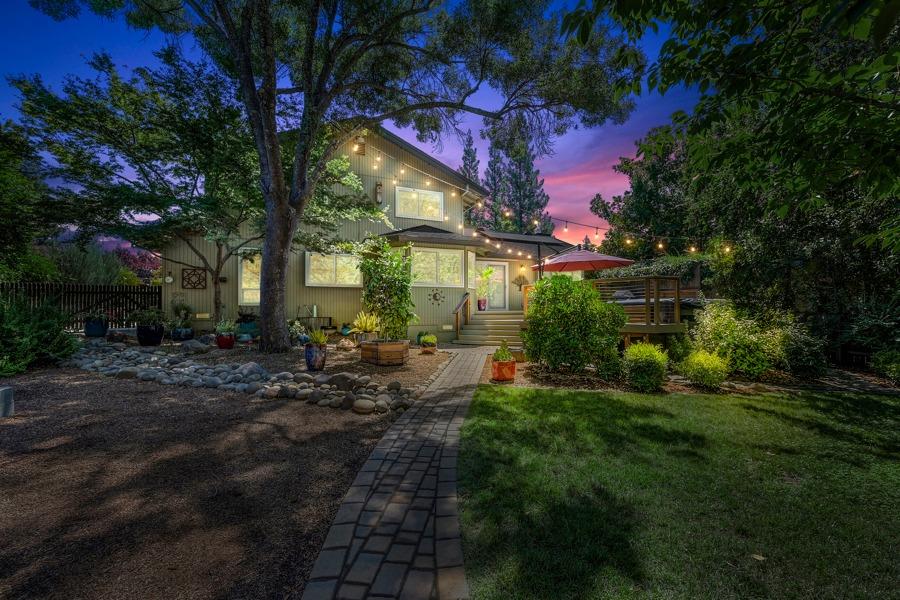 204 Oak Canyon Way