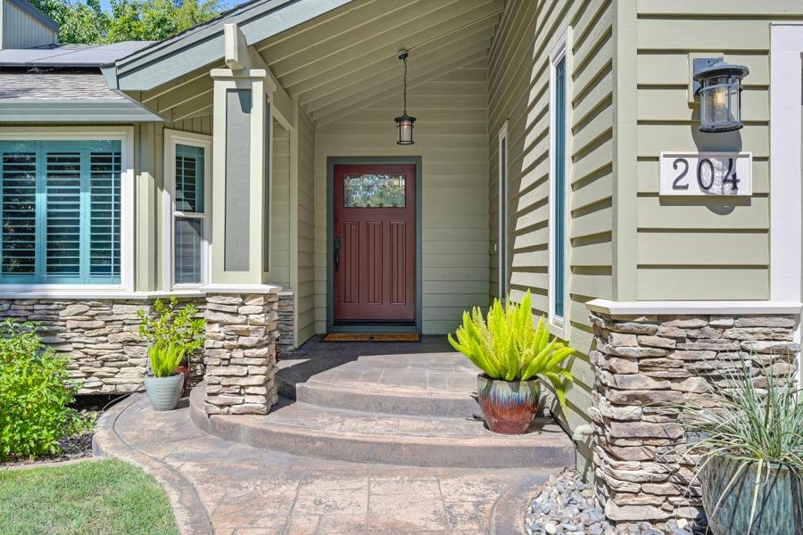 204 Oak Canyon Way