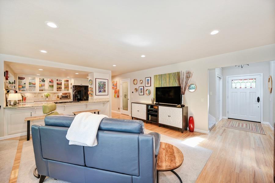 204 Oak Canyon Way