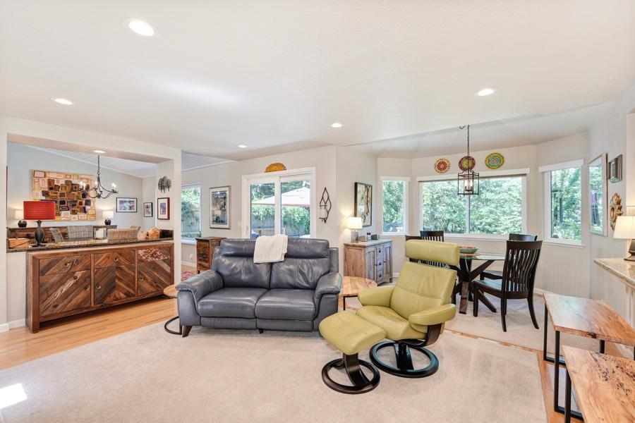 204 Oak Canyon Way