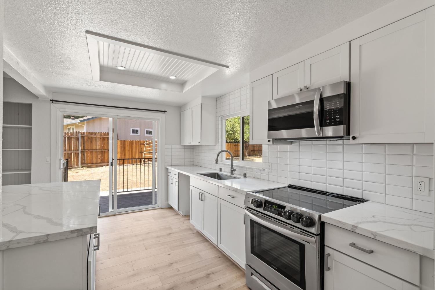 6011 Tall Brave Court