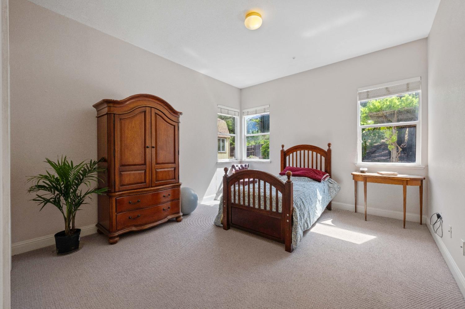 646 Rogers Circle