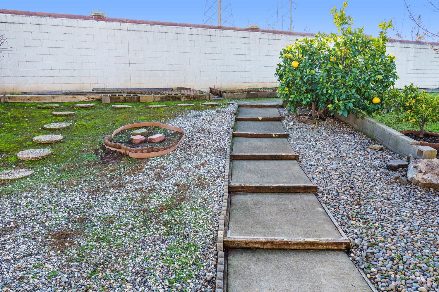 261 Thorndike Way