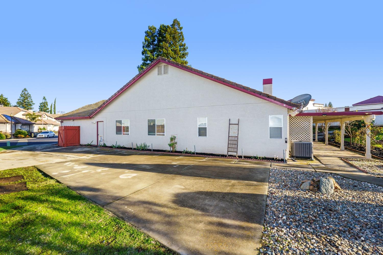 261 Thorndike Way
