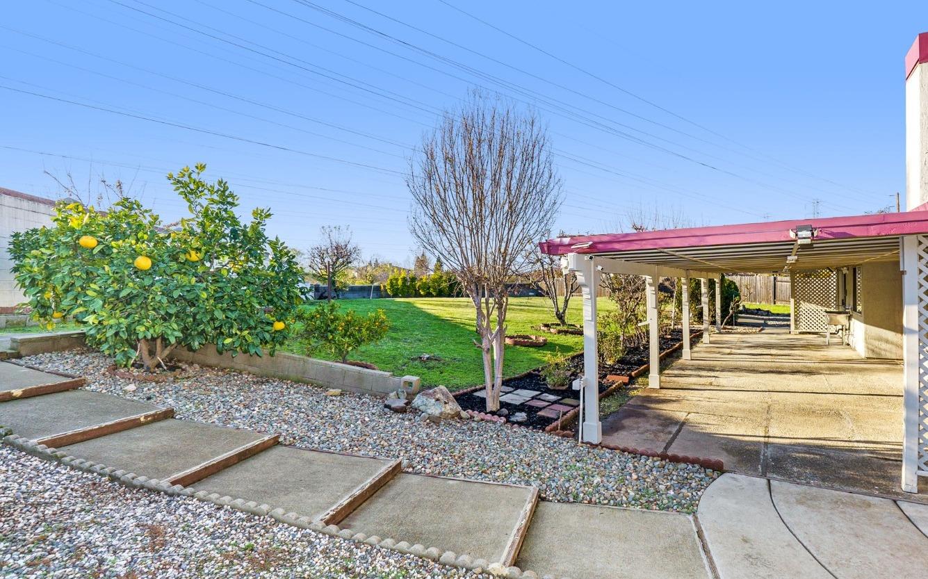 261 Thorndike Way