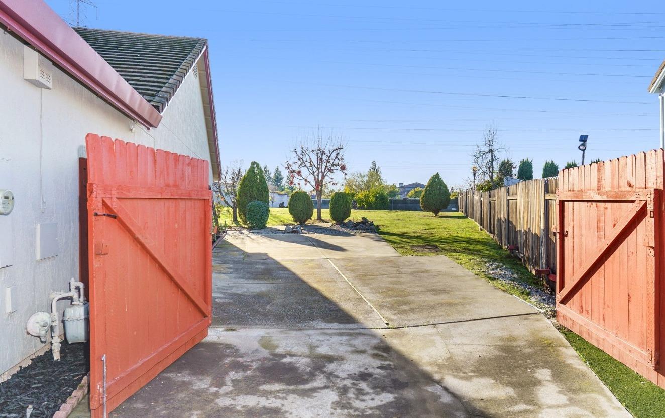 261 Thorndike Way