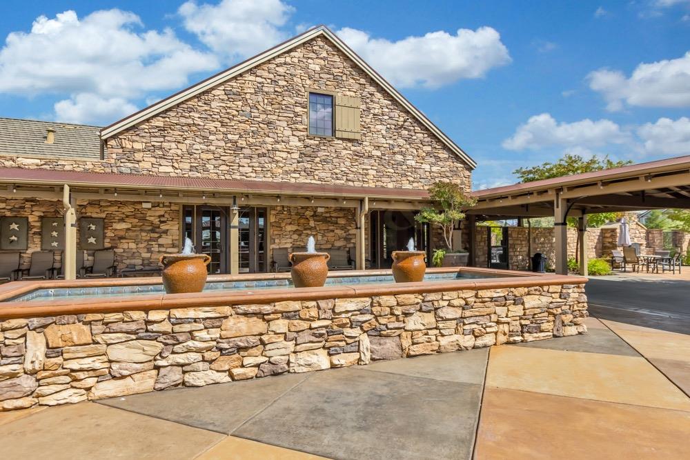 816 Clementine Drive