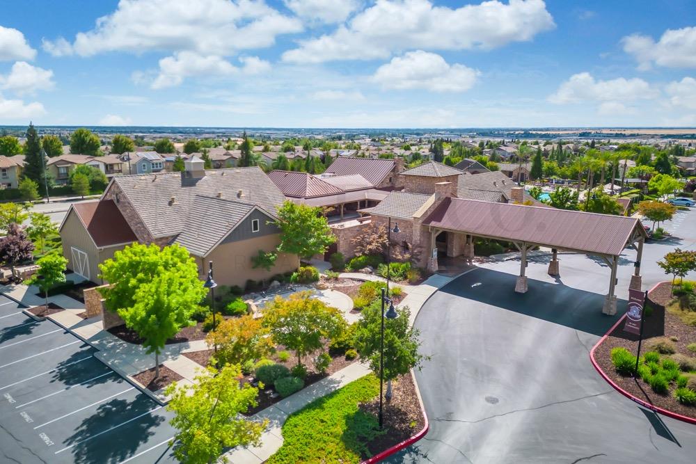 816 Clementine Drive