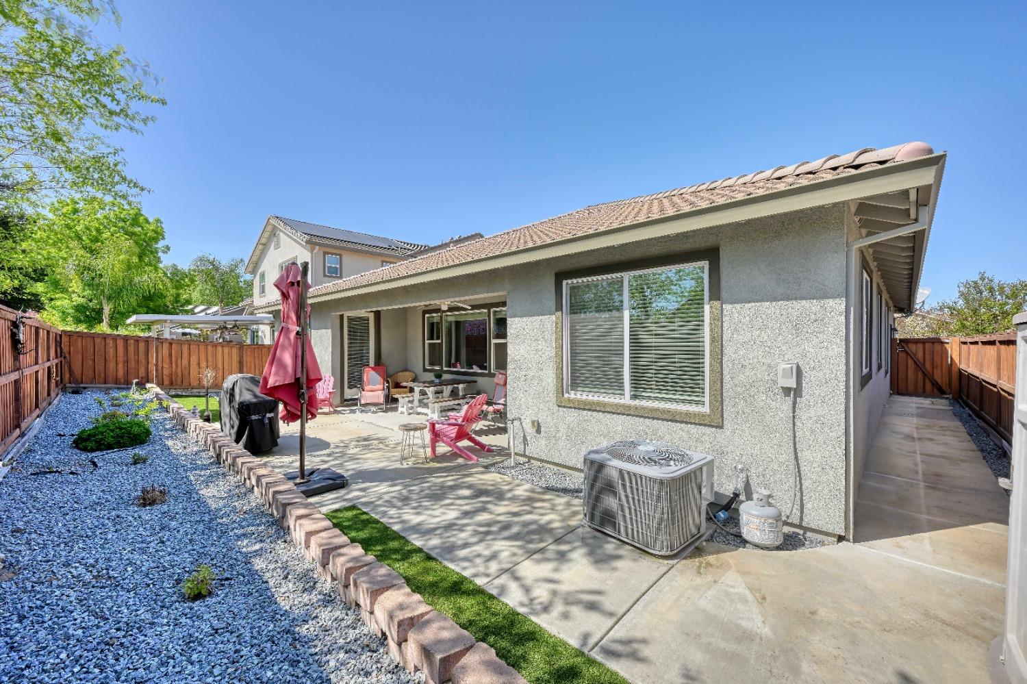 2725 Shell Street