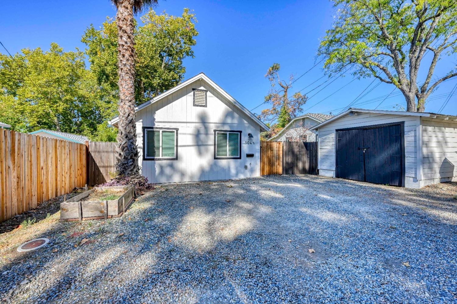 304 Coloma Street