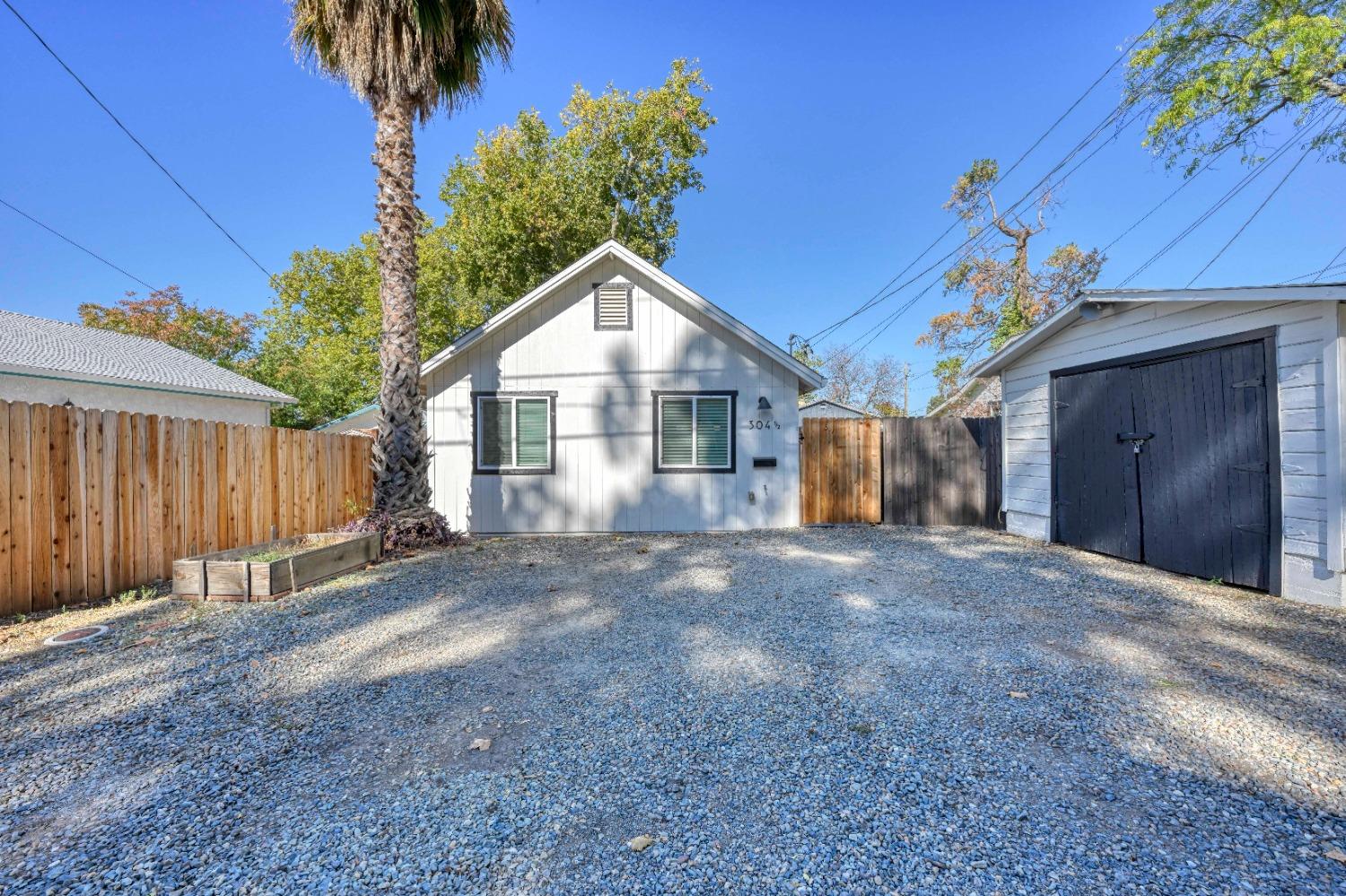 304 Coloma Street
