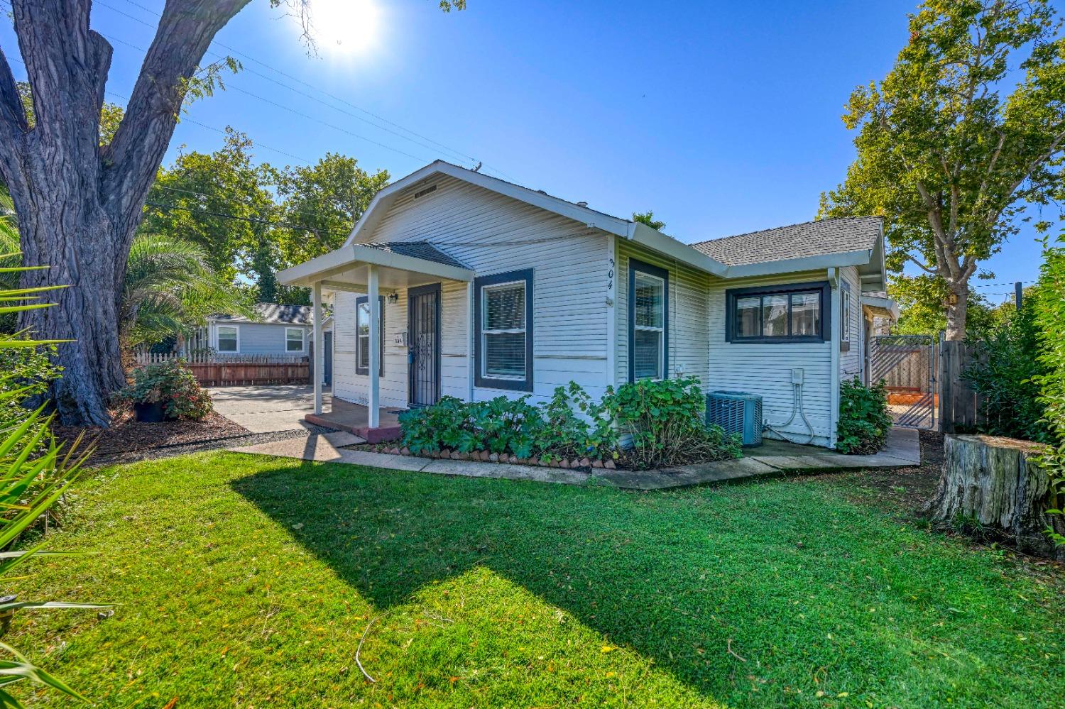 304 Coloma Street