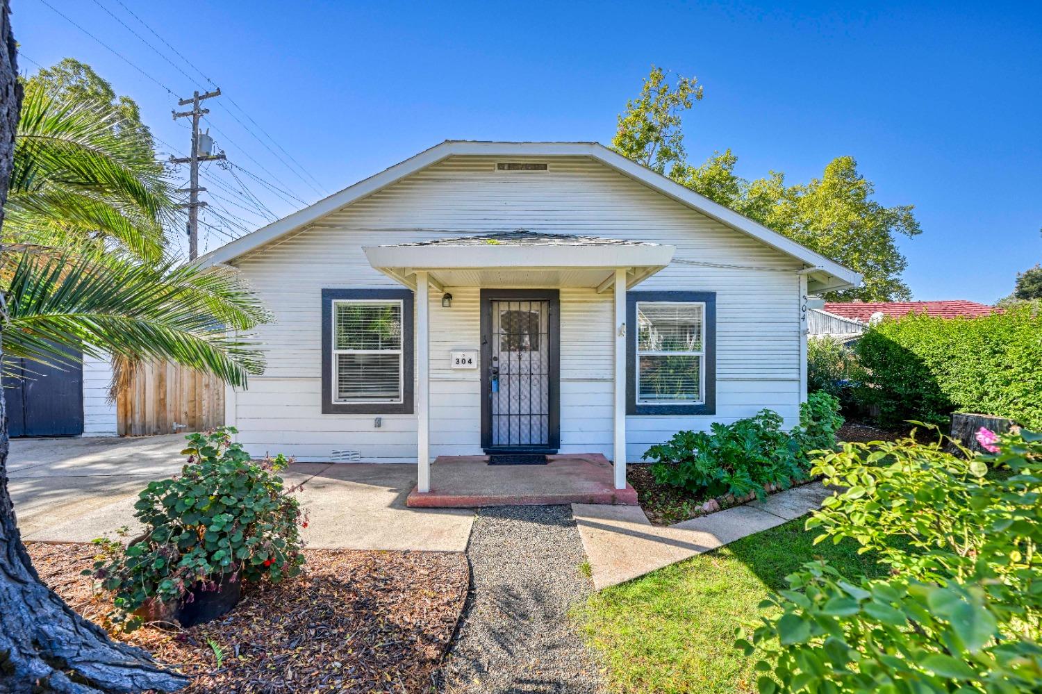 304 Coloma Street