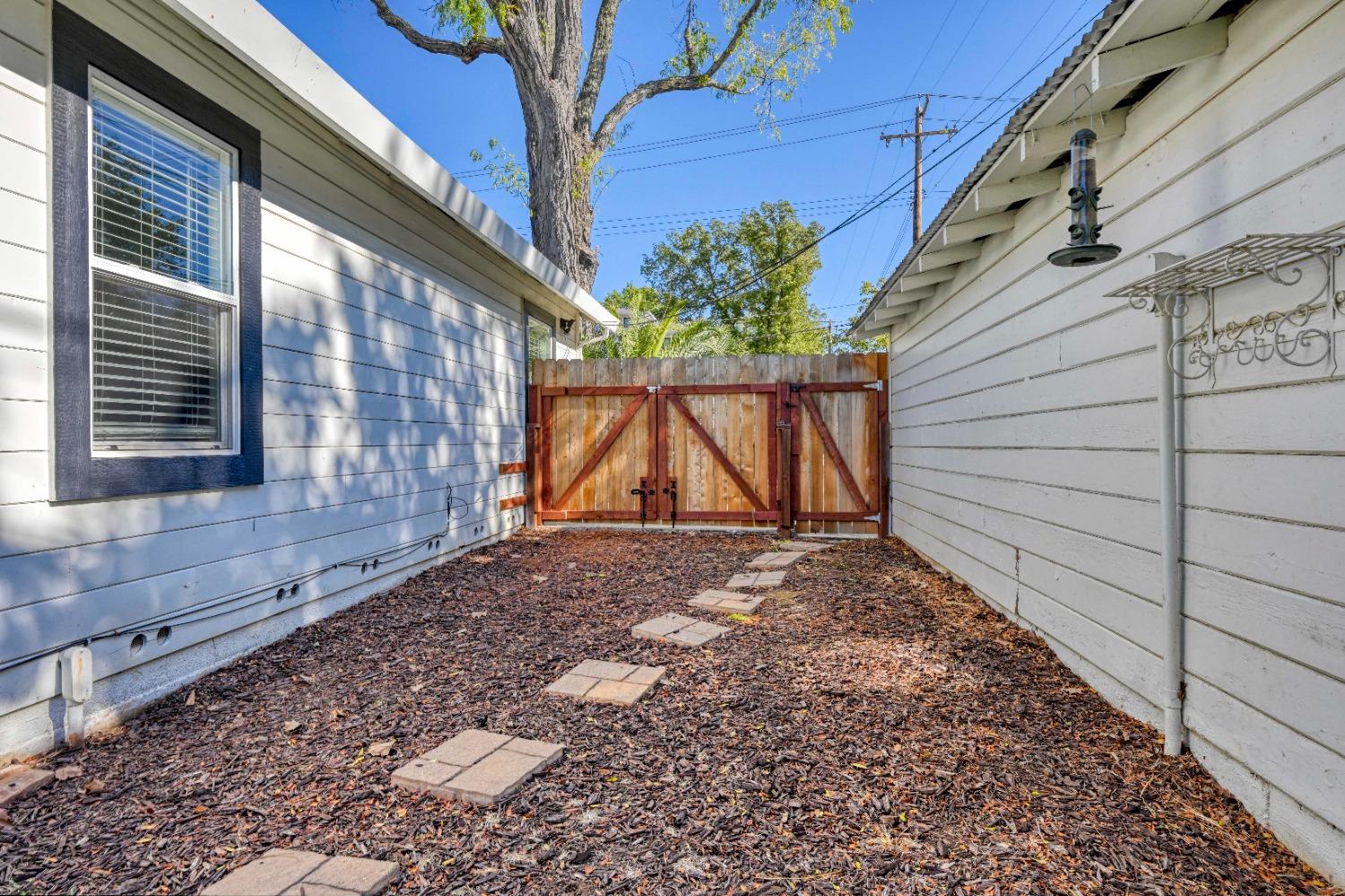 304 Coloma Street