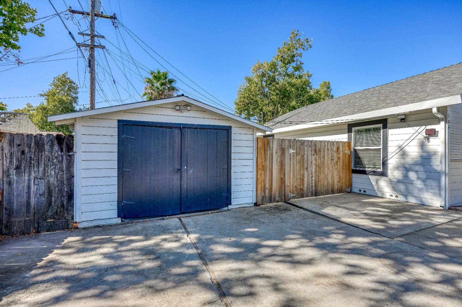 304 Coloma Street