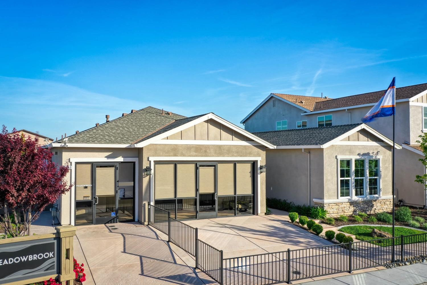 1449 Wadsworth Circle