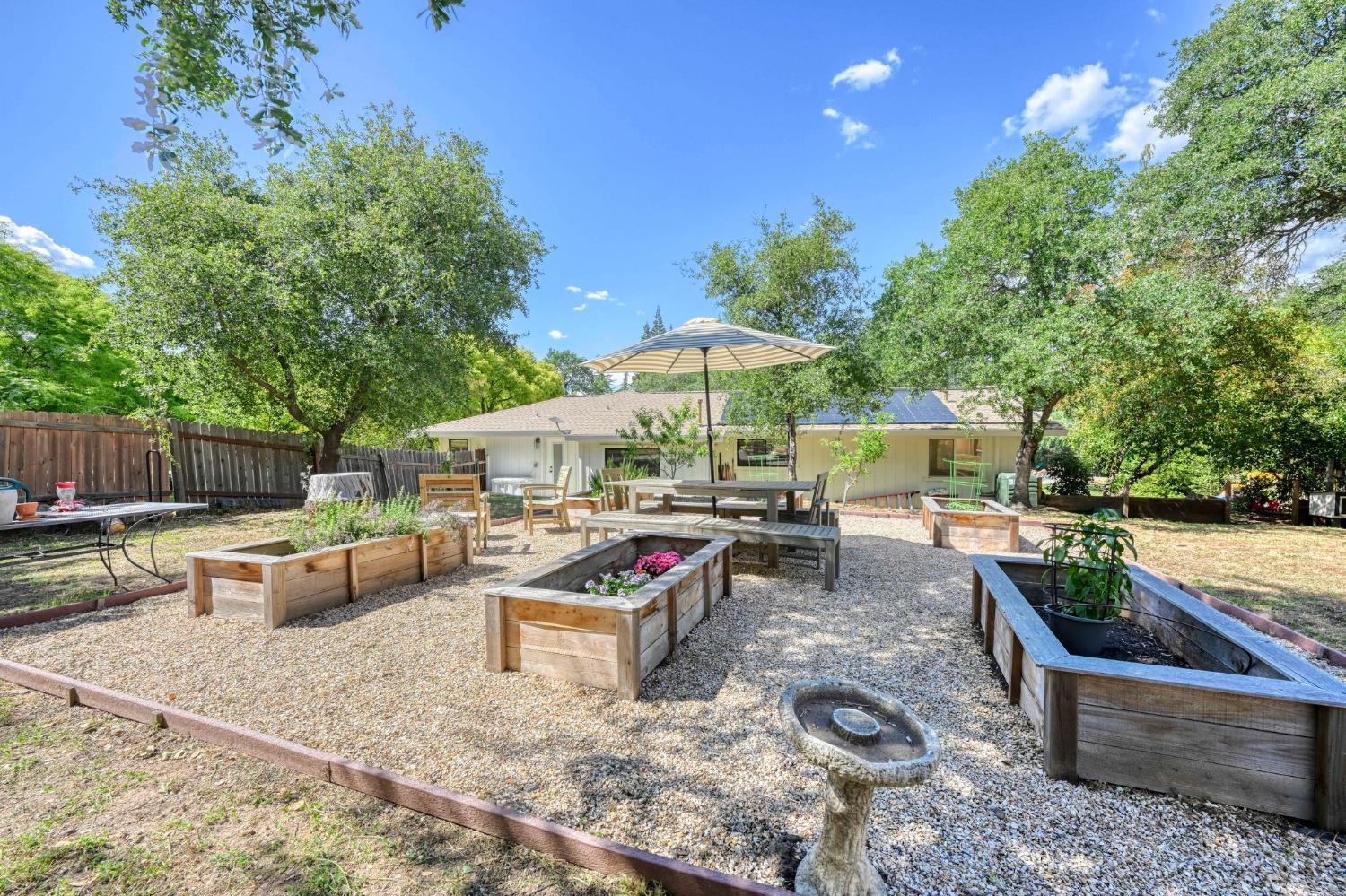 9230 Oak Leaf Way