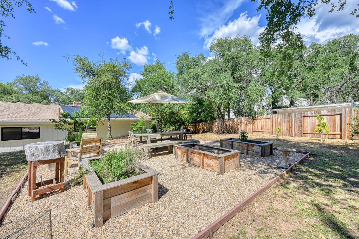 9230 Oak Leaf Way