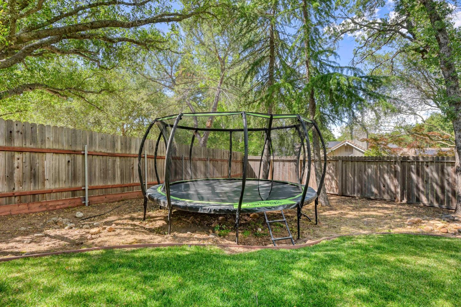 9230 Oak Leaf Way