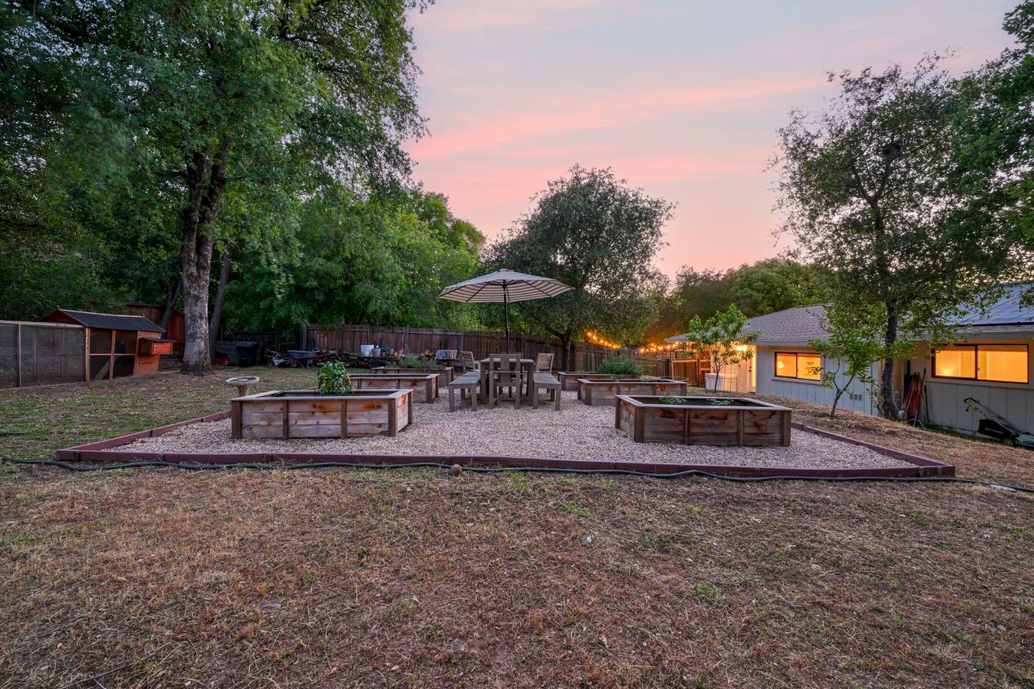 9230 Oak Leaf Way