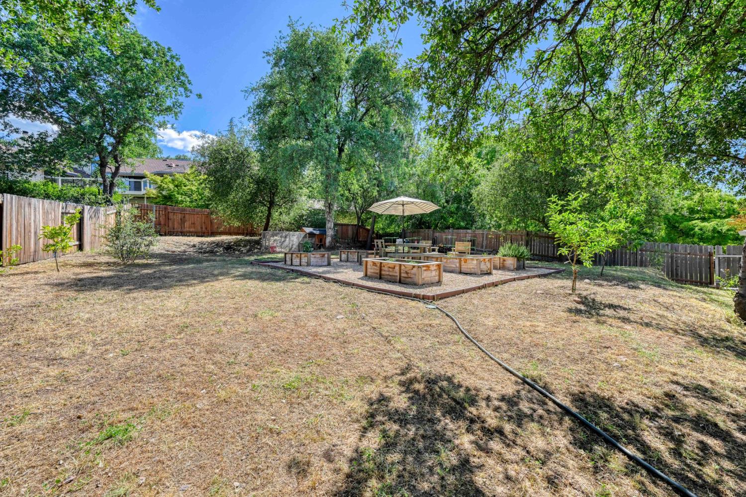 9230 Oak Leaf Way