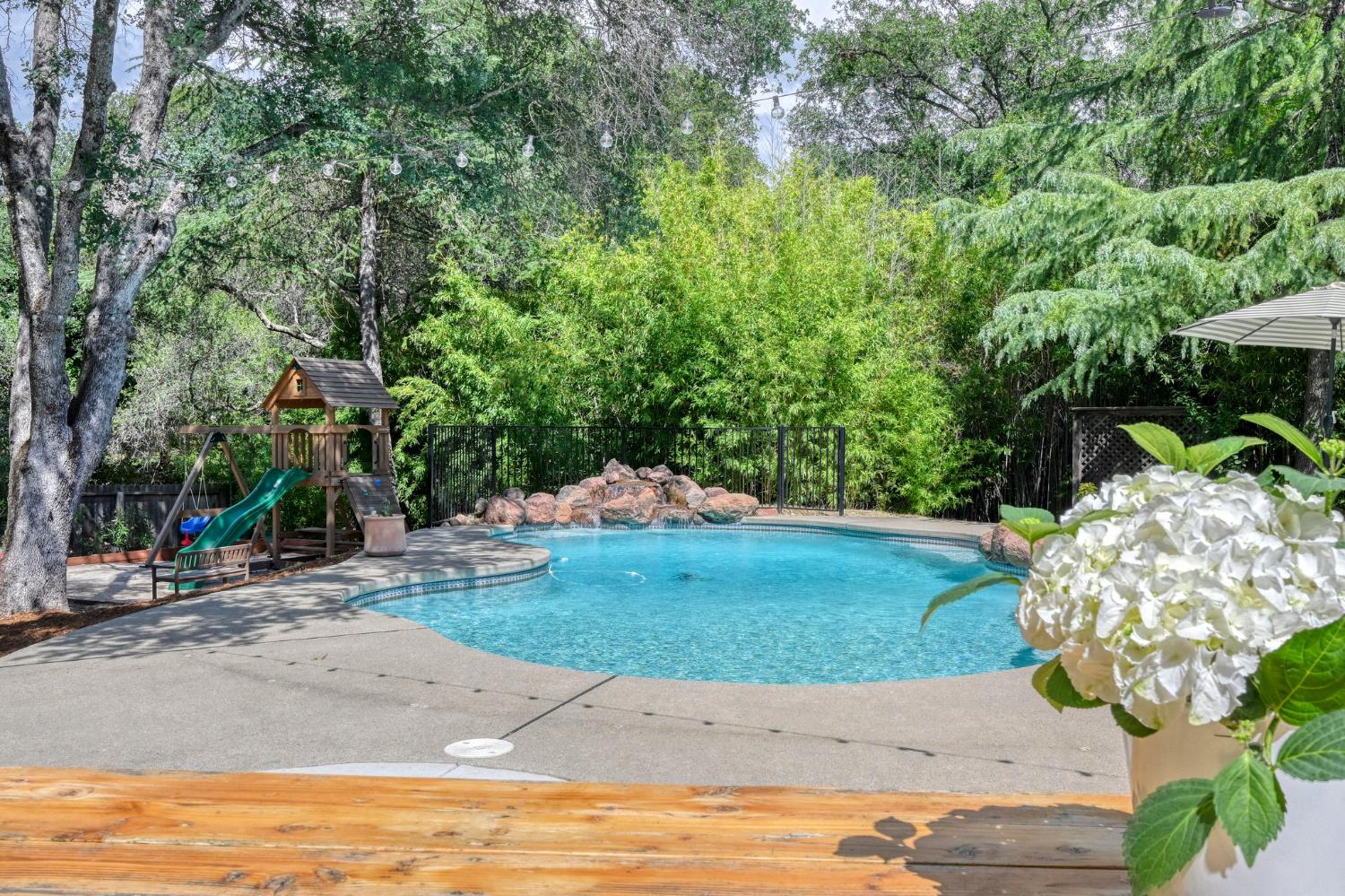 9230 Oak Leaf Way