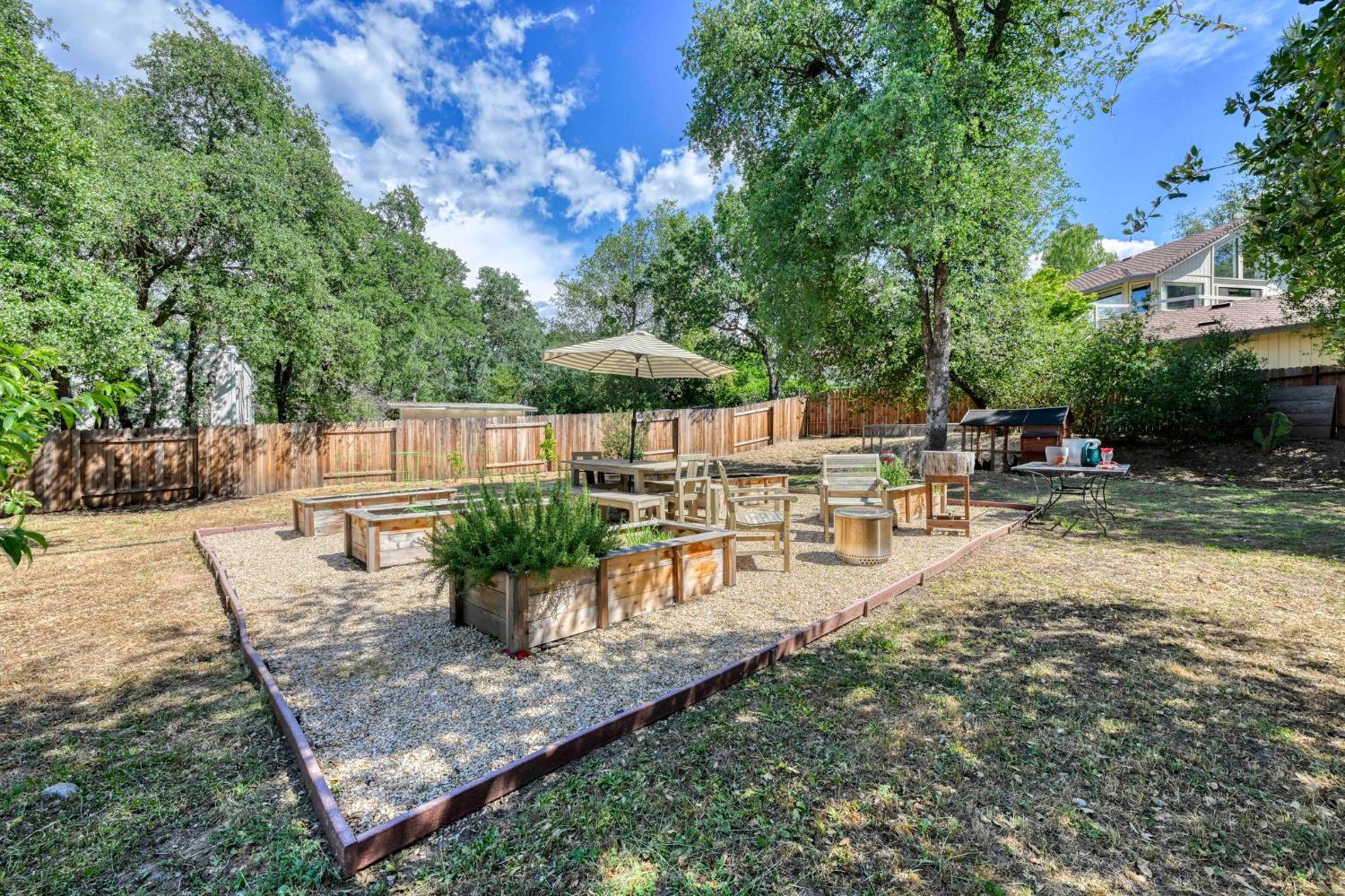 9230 Oak Leaf Way