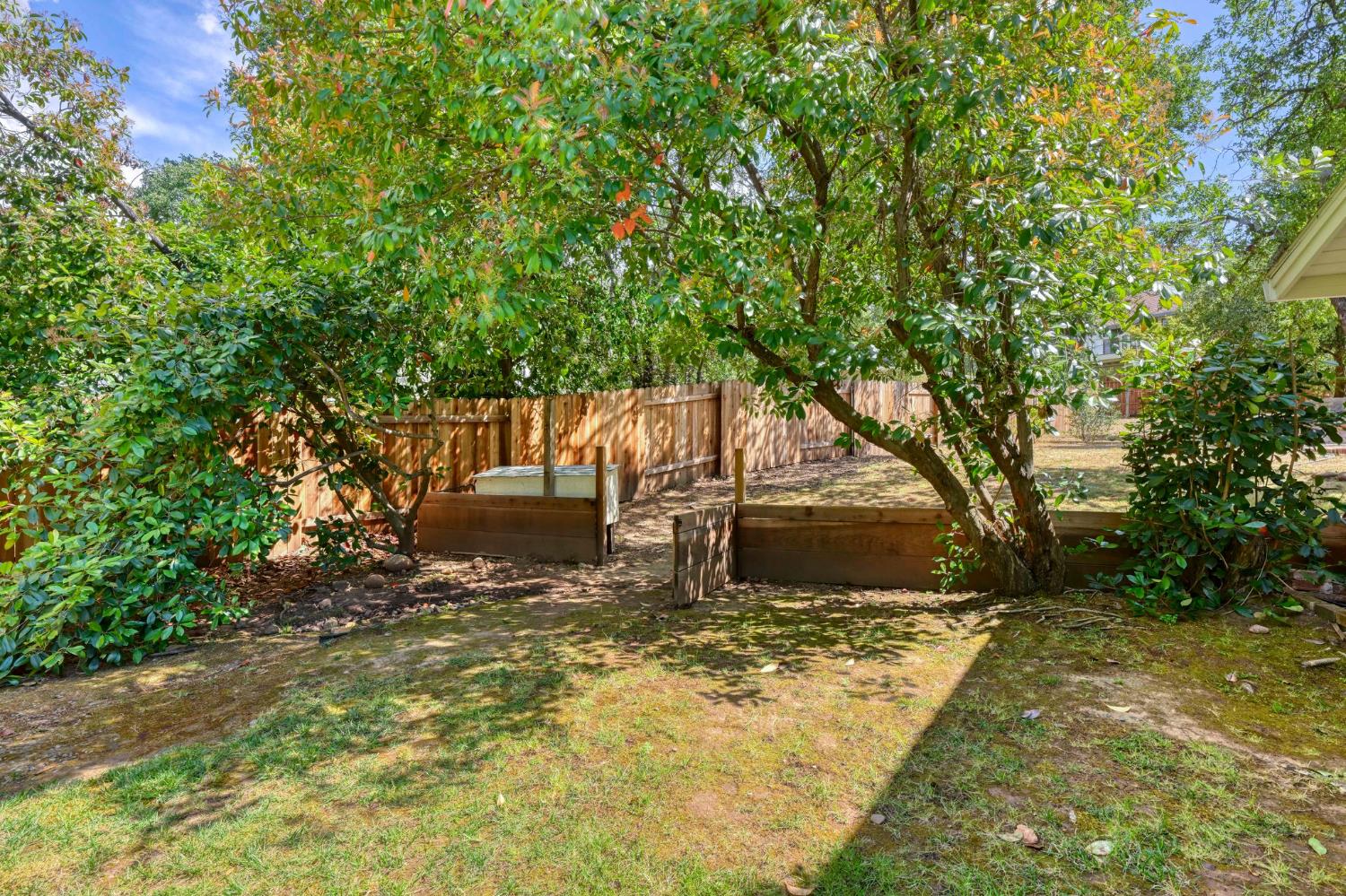 9230 Oak Leaf Way