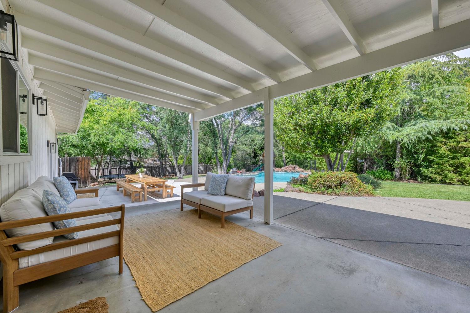 9230 Oak Leaf Way